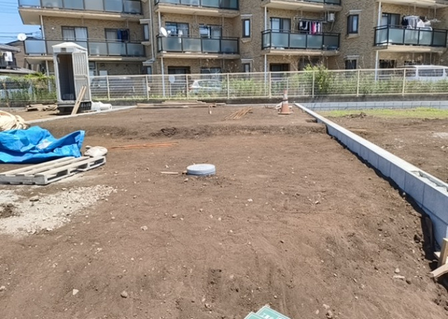 【外観】 | 物件の詳細については、現地を見てわかること以外に、役所や法務局などで調べないとわからないことがあります。そのため、現地に行く場合は、もしこの物件を買ったらどのような生活ができるかをイメージしましょう。