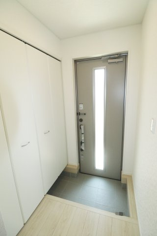 郡山市菜根３丁目　　　４号棟　　　桜小学校、郡山第３中学区の玄関