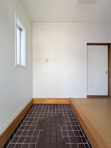 本多聞3丁目中古戸建の玄関