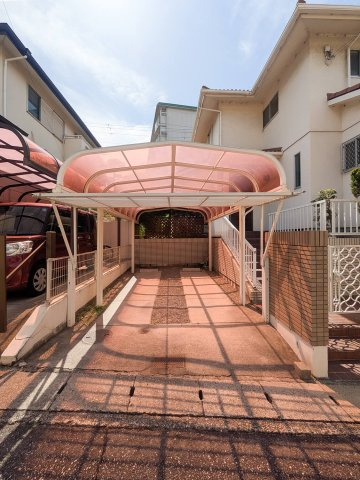 本多聞3丁目中古戸建の駐車場