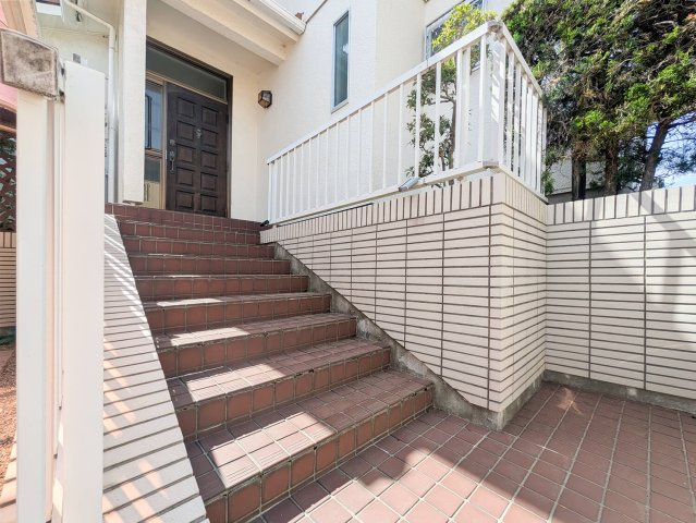 本多聞3丁目中古戸建のエントランス