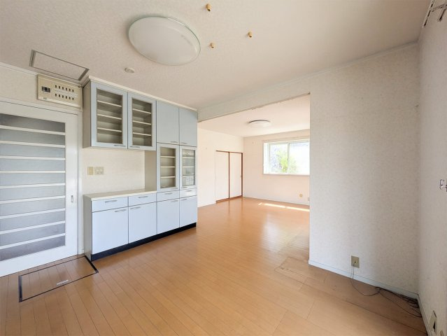 本多聞3丁目中古戸建の居間・リビング