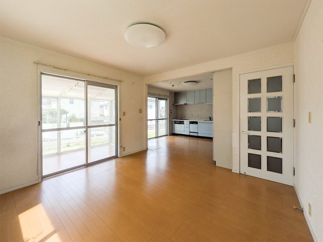 本多聞3丁目中古戸建の居間・リビング