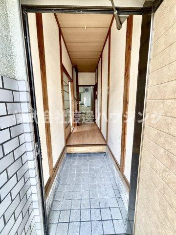萱島信和町一戸建の玄関