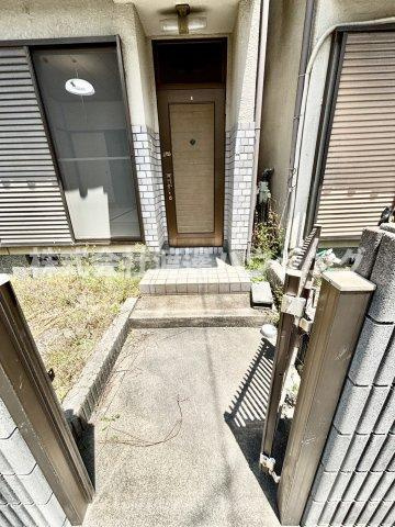 萱島信和町一戸建のエントランス