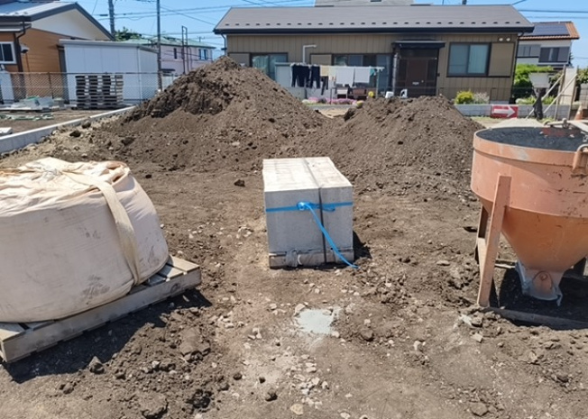 【外観】 | 隣家の土地はどうなっているのか、生活利便施設が近くにあるのか、学校まで近いかなど、お客様のライフスタイルにあわせたイメージが重要です。また、近くにあると困る施設が近くにないかも確認するといいでしょう。
