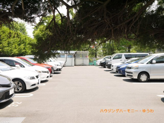 【その他共用部分】 | 敷地内には、広い駐車場があります！