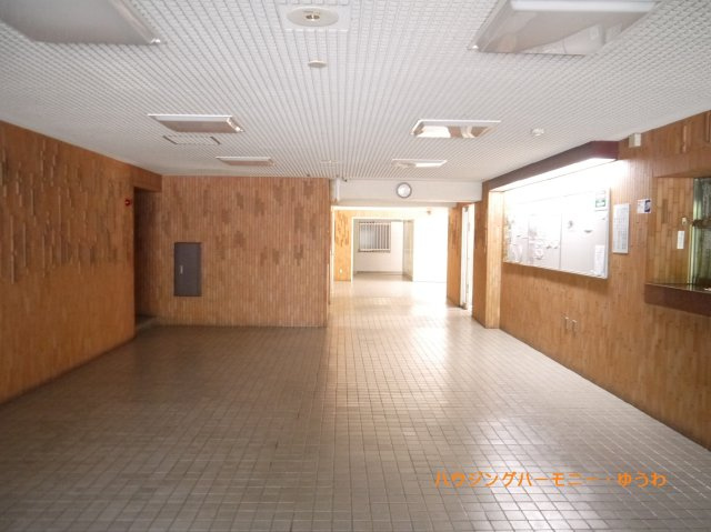 【その他共用部分】 | 蓮根ファミールハイツ１号棟 | 清潔感と歓迎感があるエントランスホールとなります。