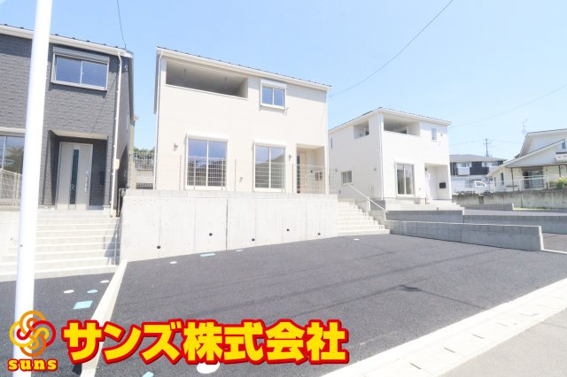 郡山市菜根３丁目　　　５号棟　　　桜小学校、郡山第３中学区の外観|南西側から見た駐車場尾を含む外観♪