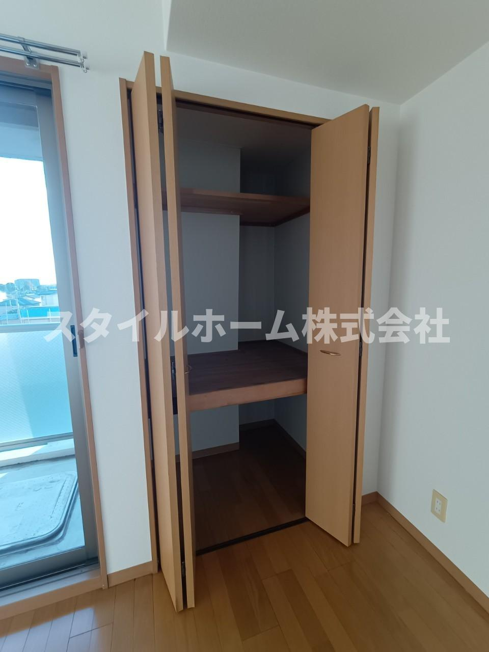 ランドマーク豊川の内装|同建物内別部屋の写真です。