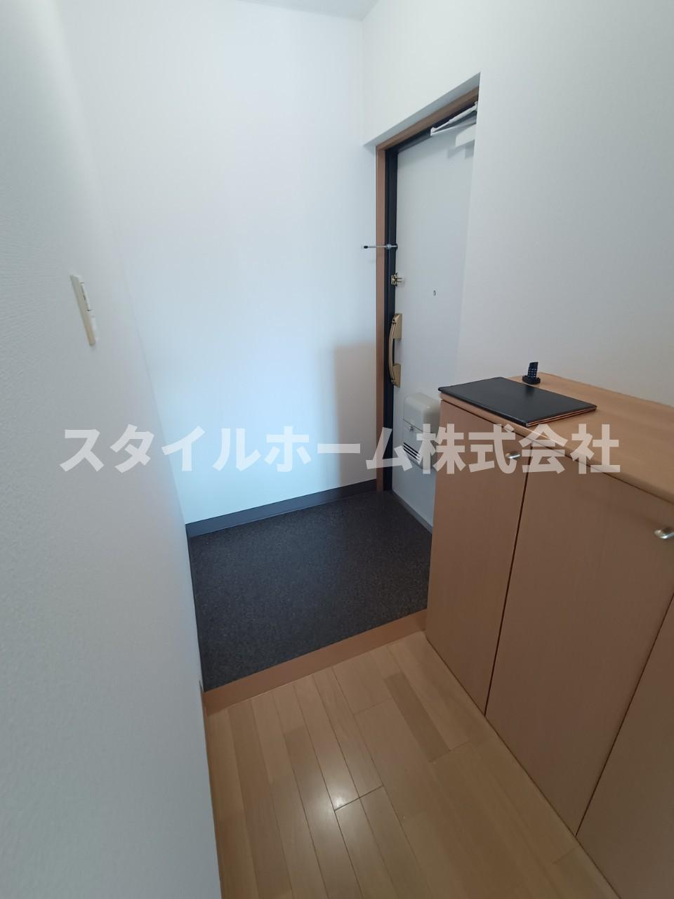 ランドマーク豊川の玄関|同建物内別部屋の写真です。