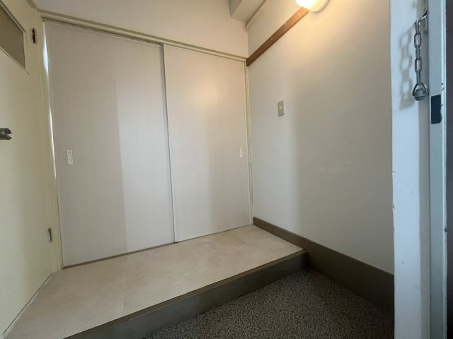【玄関】