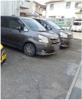 青梅市千ヶ瀬町２丁目の賃貸マンションの駐車場