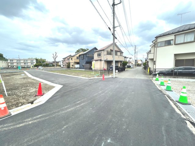 昭島宮沢町第２期　建築条件付売地　全１４区画　１２区画の前面道路含む現地写真
