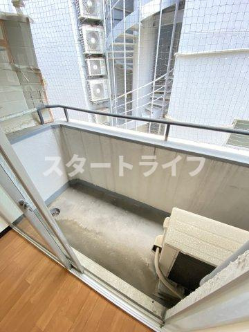 大阪市東淀川区西淡路１丁目の賃貸マンションのバルコニー