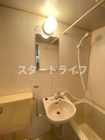 大阪市東淀川区西淡路１丁目の賃貸マンションの洗面所
