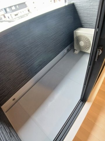 ファミールケイ　Ａのバルコニー