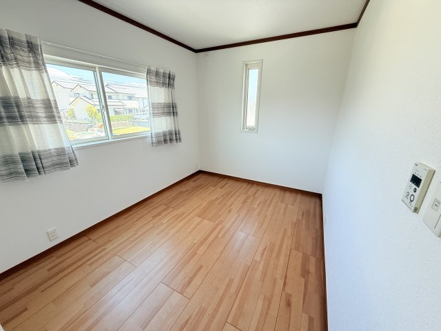 広川町川上　中古戸建の洋室