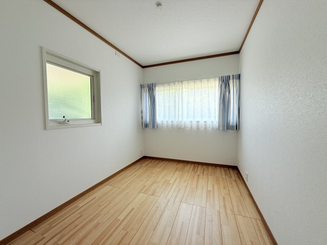 広川町川上　中古戸建の洋室
