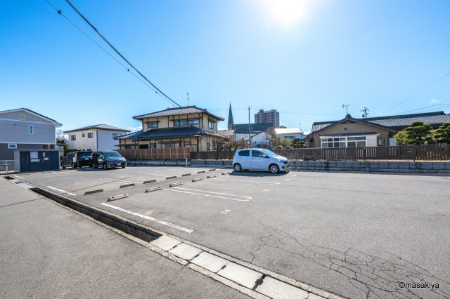 オッツ高田の駐車場