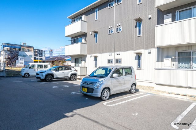 オッツ高田の駐車場