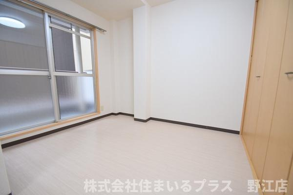 メゾン中央の洋室