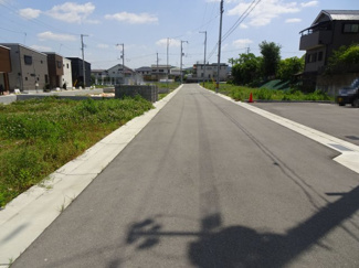 【前面道路含む現地写真】 | 川西市清和台東2丁目4の14　建築条件無土地