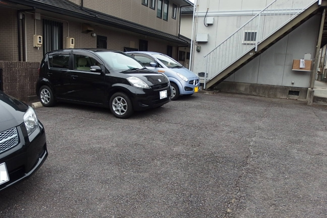 コーポグリーンヒルの駐車場