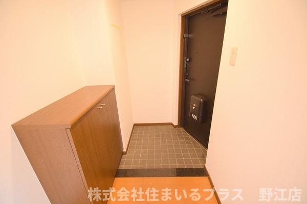 パードレ関目の玄関