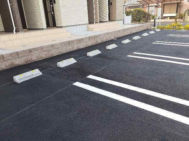スマイル　２の駐車場