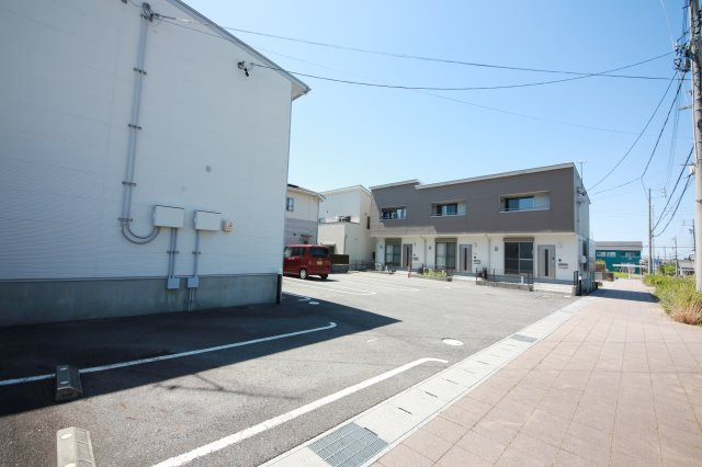 Pocopatyo B棟の駐車場