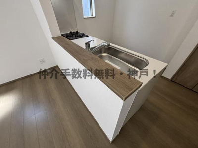 【キッチン】 | 神戸市垂水区桃山台4丁目　新築戸建A号棟　仲介手数料無料！ | お料理しやすいキッチンです