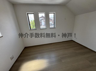 【洋室】 | 神戸市垂水区桃山台4丁目　新築戸建A号棟　仲介手数料無料！ | きれいな洋室です