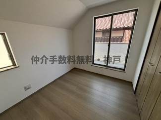 【洋室】 | 神戸市垂水区桃山台4丁目　新築戸建A号棟　仲介手数料無料！ | 個人の部屋や寝室として使える洋室です