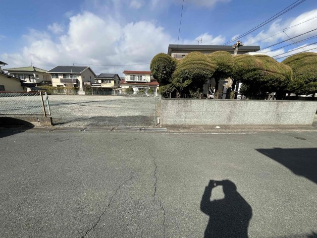 ブルーミングガーデン／北区楡木4丁目／2号棟の前面道路含む現地写真