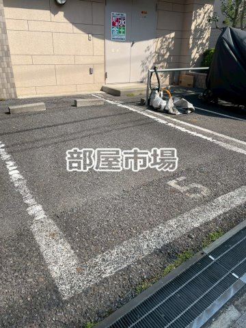 ライオンズマンション菊川リバーサイドの駐車場