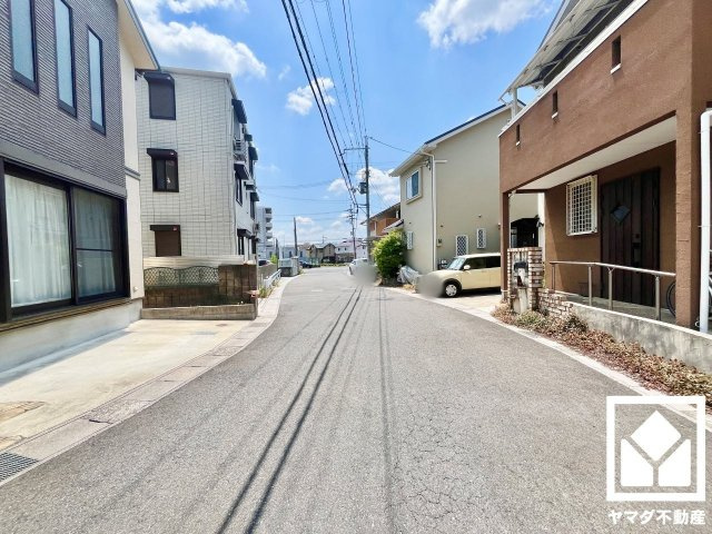 大津市大萱４丁目の前面道路含む現地写真