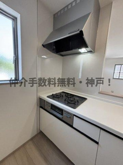 【キッチン】 | 神戸市垂水区桃山台4丁目　新築戸建B号棟　仲介手数料無料！ | お料理しやすいキッチンです