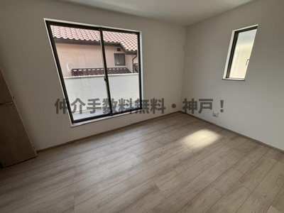 【洋室】 | 神戸市垂水区桃山台4丁目　新築戸建B号棟　仲介手数料無料！ | スタンダードな洋室です