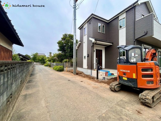 西区三橋第2期　新築戸建　ハートフルAの前面道路含む現地写真