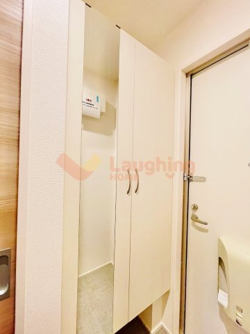 モワブランシェの玄関|同建築会社施工の類似タイプの写真です。