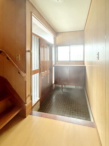 厚木市飯山南１丁目戸建の玄関|玄関ホール
