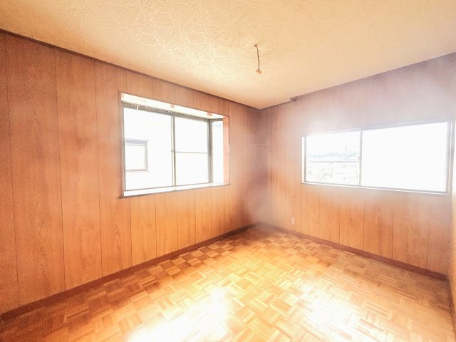 厚木市飯山南１丁目戸建の洋室|2階南側洋室