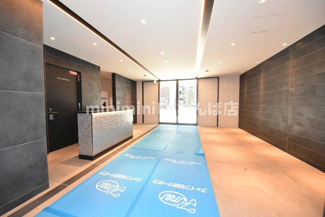 エステムコート堺筋本町のエントランス