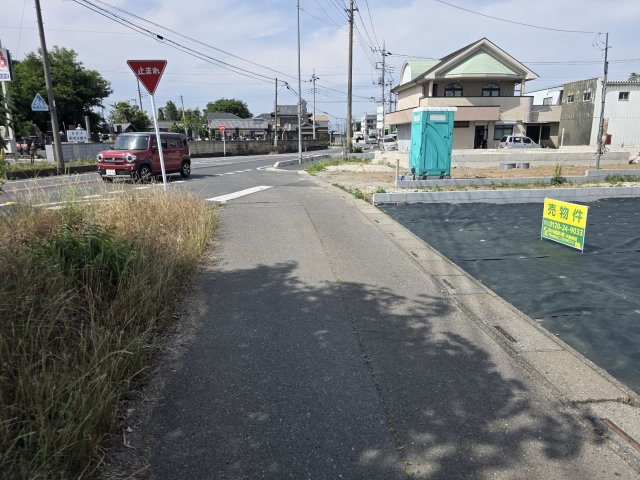 神川町植竹第３　の前面道路含む現地写真|現地前面道路（2026年06月01日）撮影