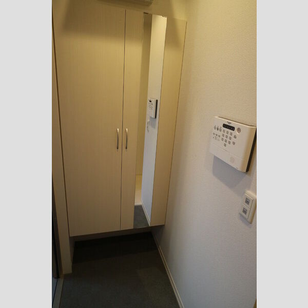ラフィーネ徳庵の玄関