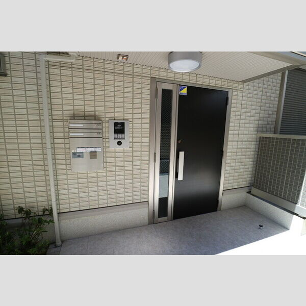 ラフィーネ徳庵のエントランス