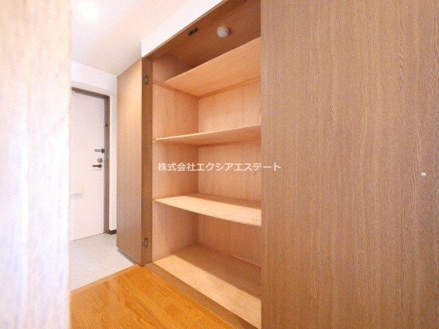 大阪市阿倍野区松崎町３丁目の賃貸マンションの収納
