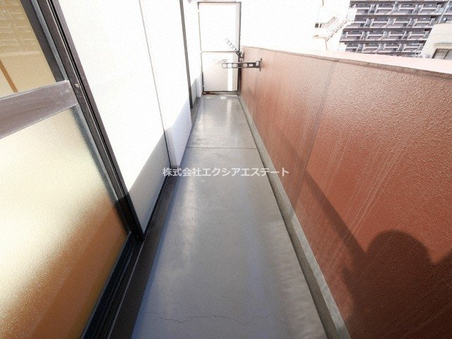大阪市阿倍野区松崎町３丁目の賃貸マンションのバルコニー