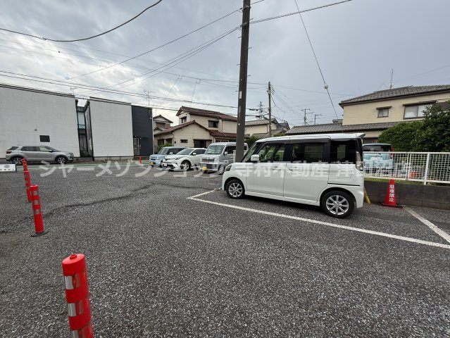 サンモール幕張Bの駐車場